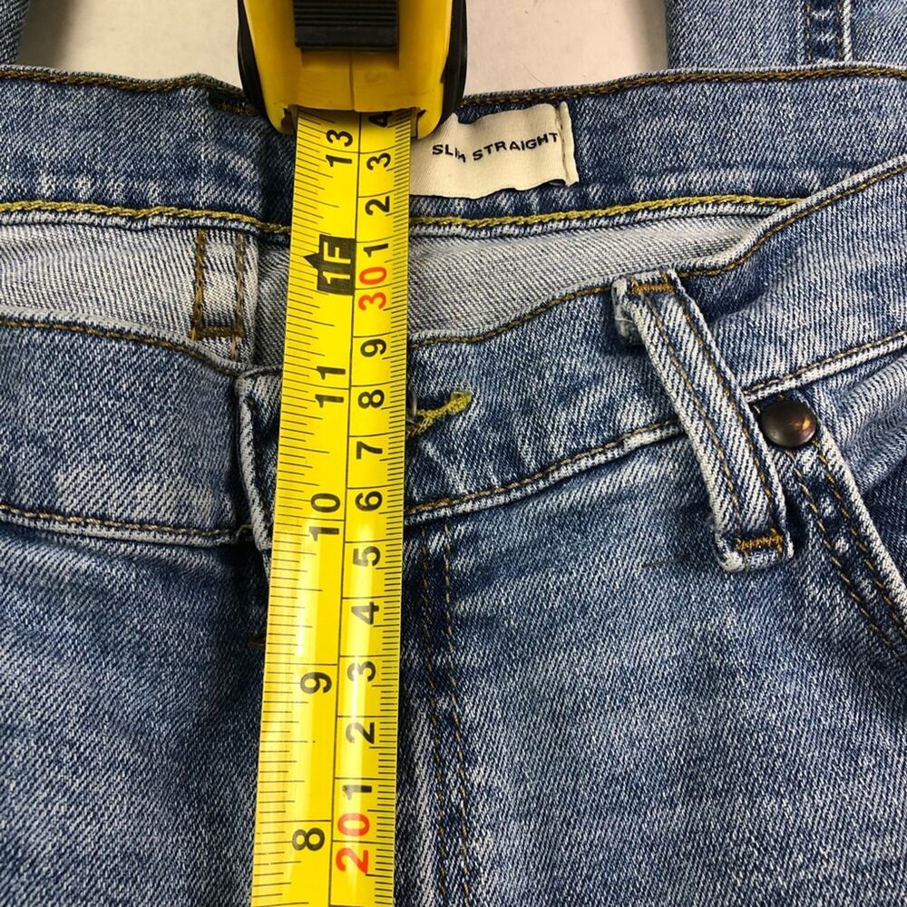Wrangler Slim Straight Jeans | Classic Medium Wash Denim | Timeless Fit Size 29 - Picture 4 of 5